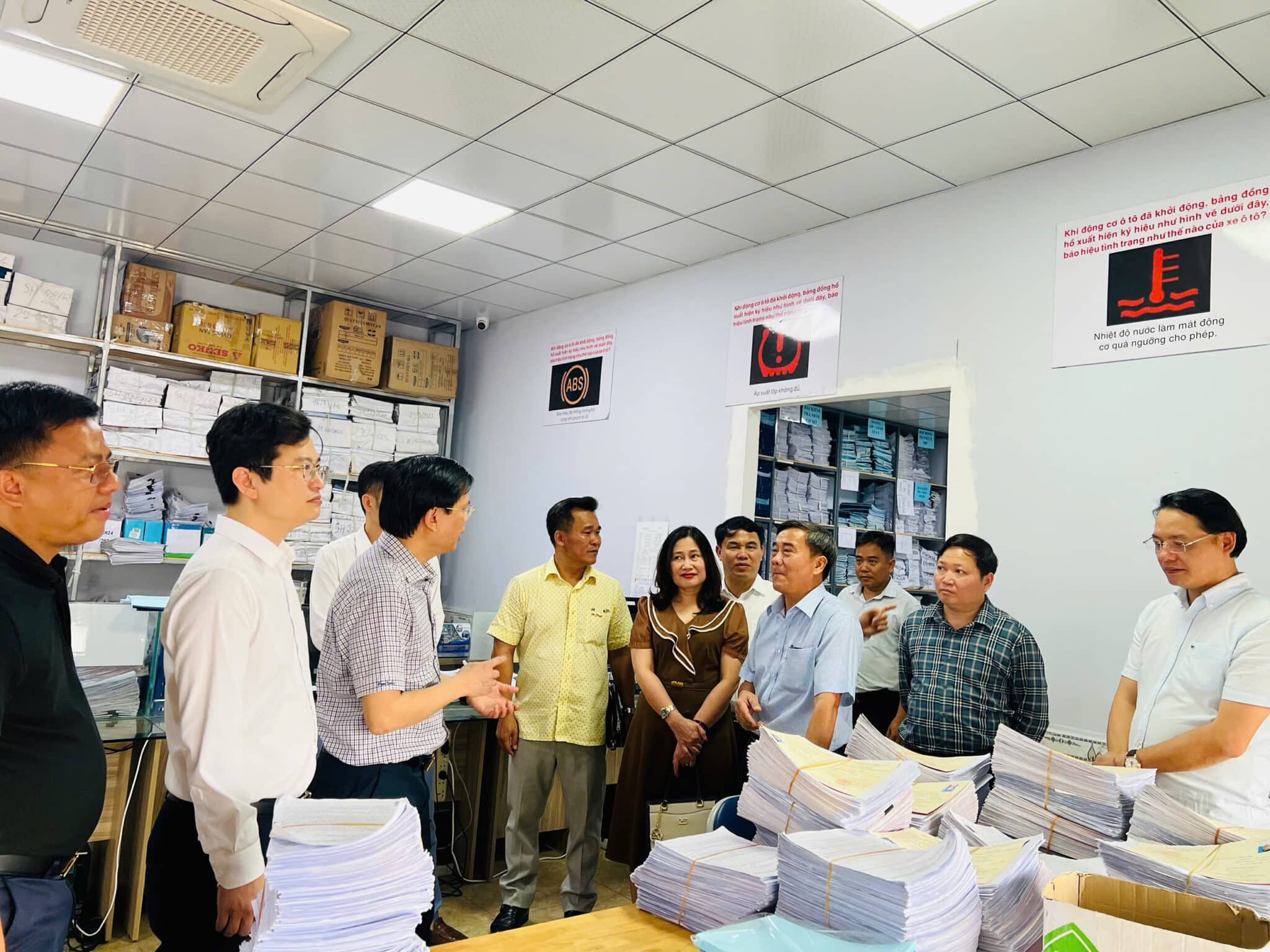 ĐOÀN LÃNH ĐẠO UBND HUYỆN HƯƠNG SƠN THĂM VÀ LÀM VIỆC TẠI TRƯỜNG TRUNG CẤP NGHỀ NGHIỆP VỤ BÌNH DƯƠNG 3 z6408526194727 acf14b9e501896206f05f44f464f54b5 scaled