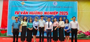 Hướng nghiệp cho con em Hà Tĩnh - Cơ hội vàng để vững bước tương lai 10 493895883 1127350842742824 7228880320294224079 n