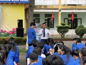 Hướng nghiệp cho con em Hà Tĩnh - Cơ hội vàng để vững bước tương lai 19 494432565 1127350409409534 7429203580513576571 n
