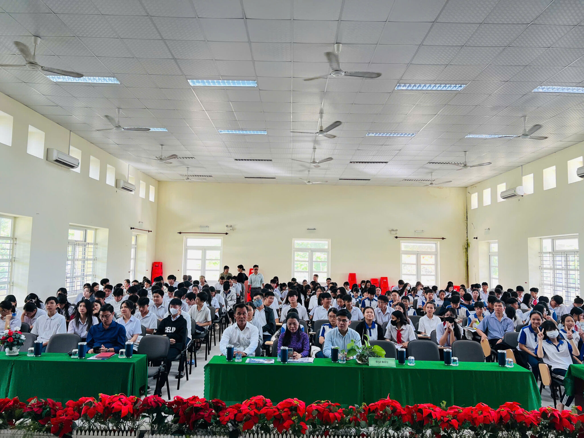 Hướng nghiệp và chắp cánh tương lai nơi đảo xa - Côn Đảo 2 z6645997341881 321adfa7610917df63cdbc65d7a3b5e6 scaled