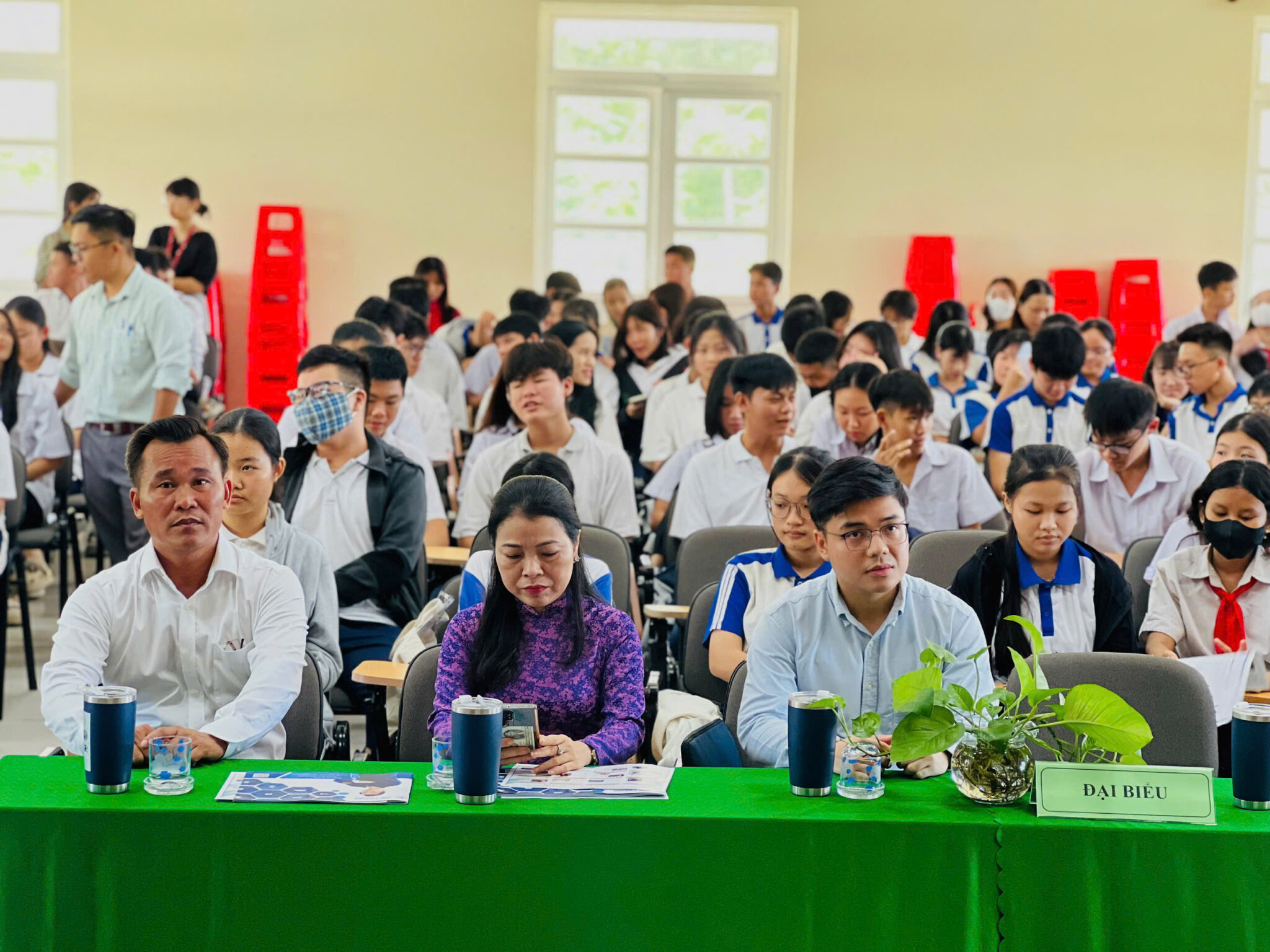 Hướng nghiệp và chắp cánh tương lai nơi đảo xa - Côn Đảo 1 z6645997366969 d87017bd2173862120eba9c24b18ae82 scaled