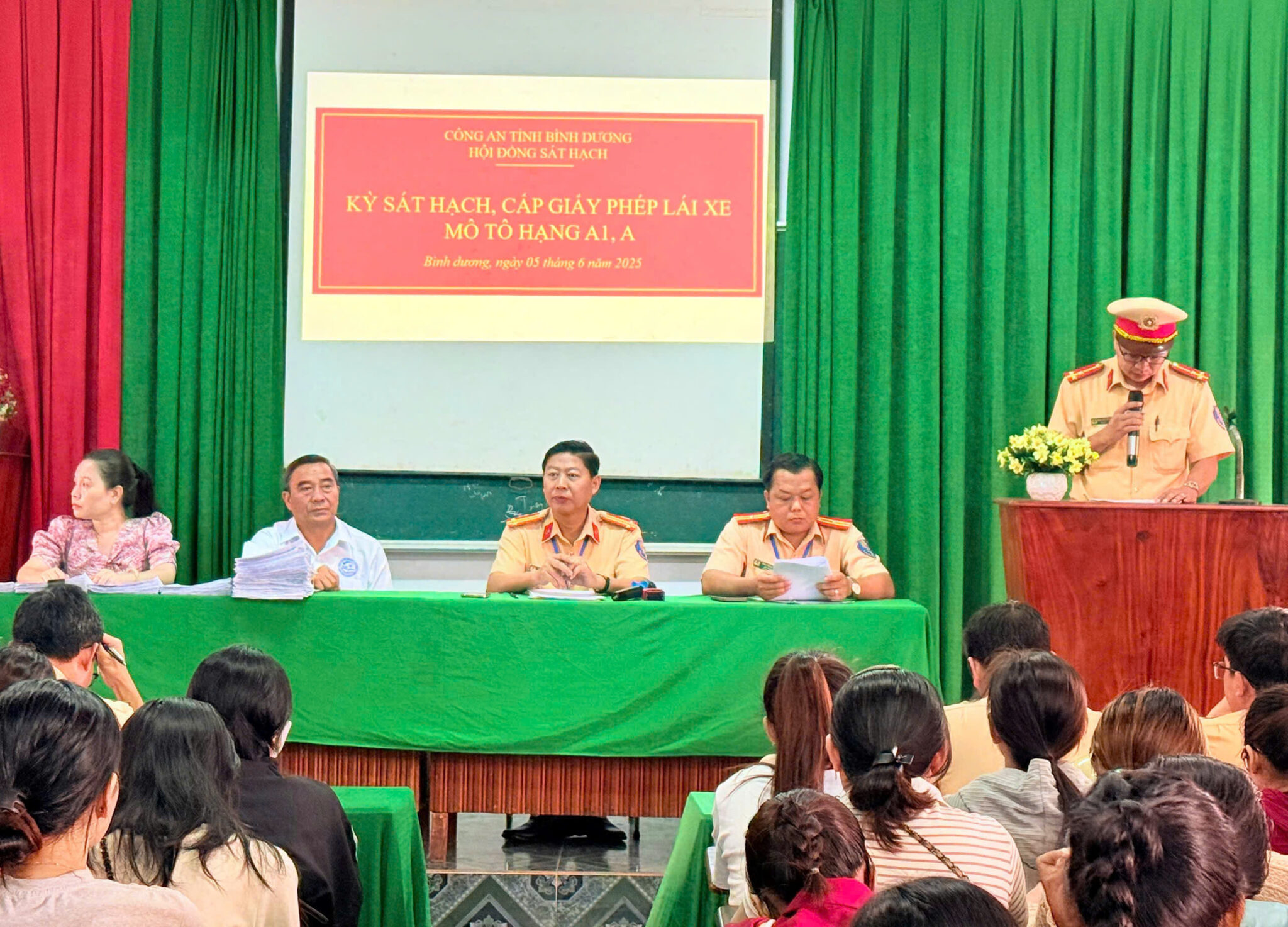 Sôi nổi kỳ thi sát hạch lái xe mô tô hạng A1 & A - Trường nghề Nghiệp vụ Bình Dương 1 z6674636751752 7a525fba816d4ca0349df3f8538a76b7 scaled