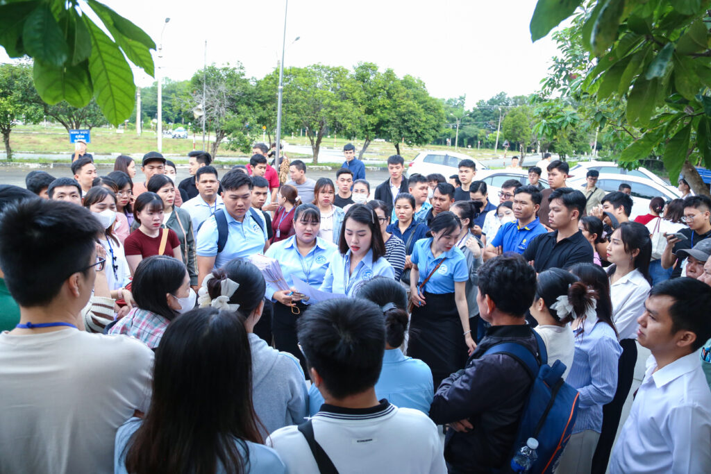 Cục csgt TP HCM tổ chức sát hạch liên tục để giải quyết hồ sơ tồn đọng và học viên ôn cảm biến xuyên đêm 3 IMG 5878 copy