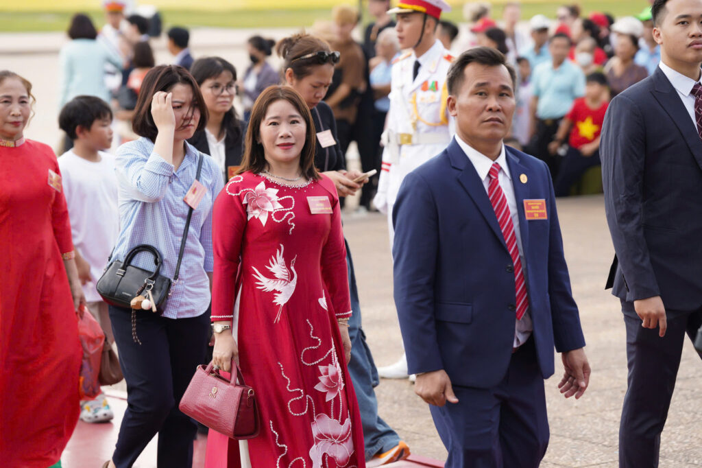 Trường Trung cấp nghề nghiệp vụ Bình Dương đạt giải thưởng " Dịch vụ hoàn hảo năm 2025" 8 z7012551351941 a32c87e458ecef69286878868f32a233