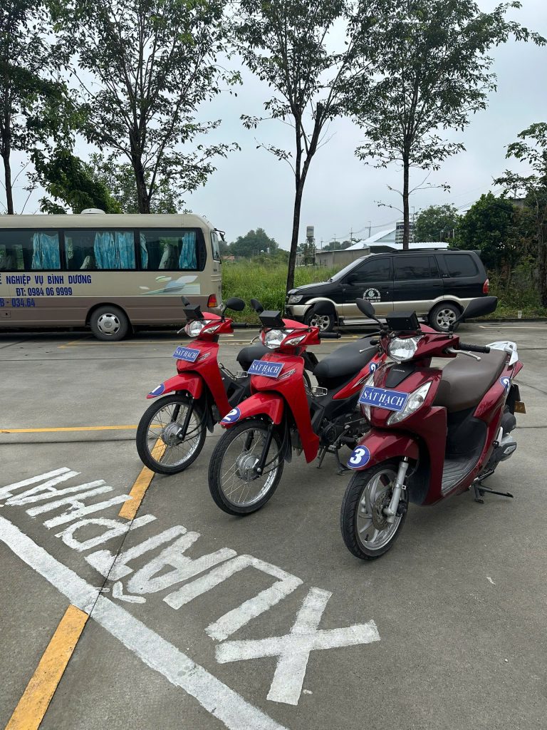 Chào mừng các bạn đến với kỳ sát hạch lái xe mô tô hạng A1 - A tại Bàu Bàng 6 1789002420044 6307768479639462799 6307768479639462799 c3b7ba8e713438f622e16a7c7b8be359