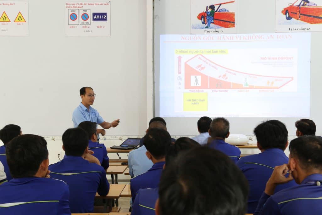 Huấn luyện an toàn vệ sinh lao động 6 nhóm - Đáp ứng nhu cầu cá nhân và doanh nghiệp 2 IMG 8543